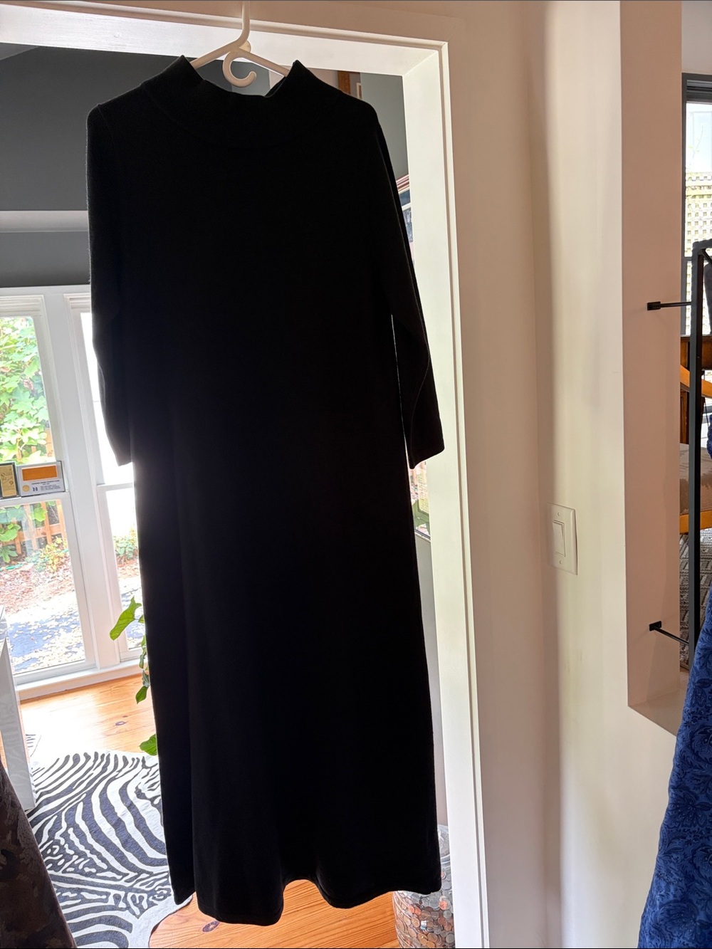 Blue Door Classic Black Midi Dress - Timeless Elegance